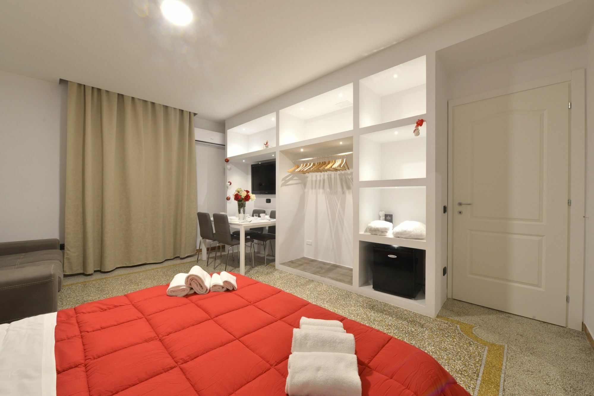 Napoli Central City ภายนอก รูปภาพ
